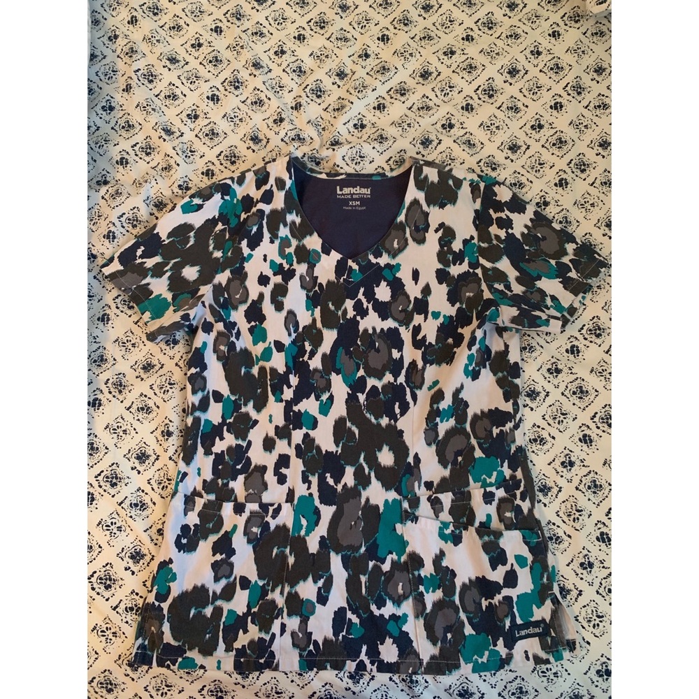 Landau 3 pocket scrub top